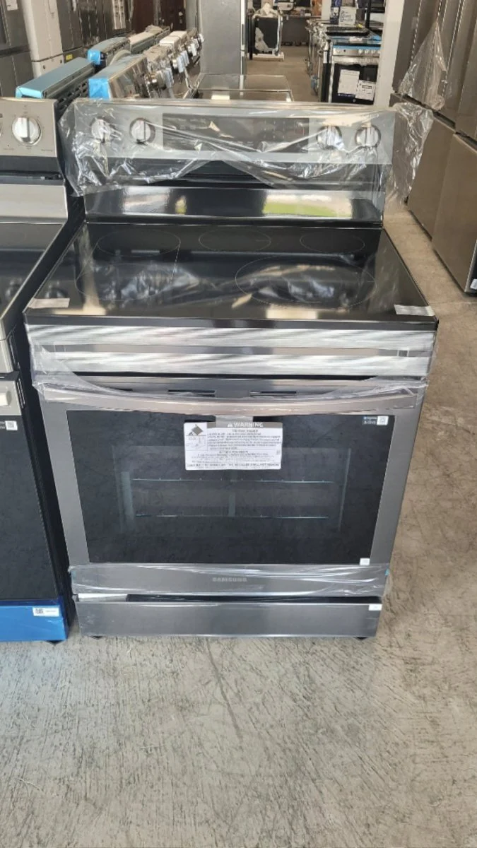 NE63A6711SG - RANGES - Samsung - Electric - Black Stainless - Open Box - Image 2