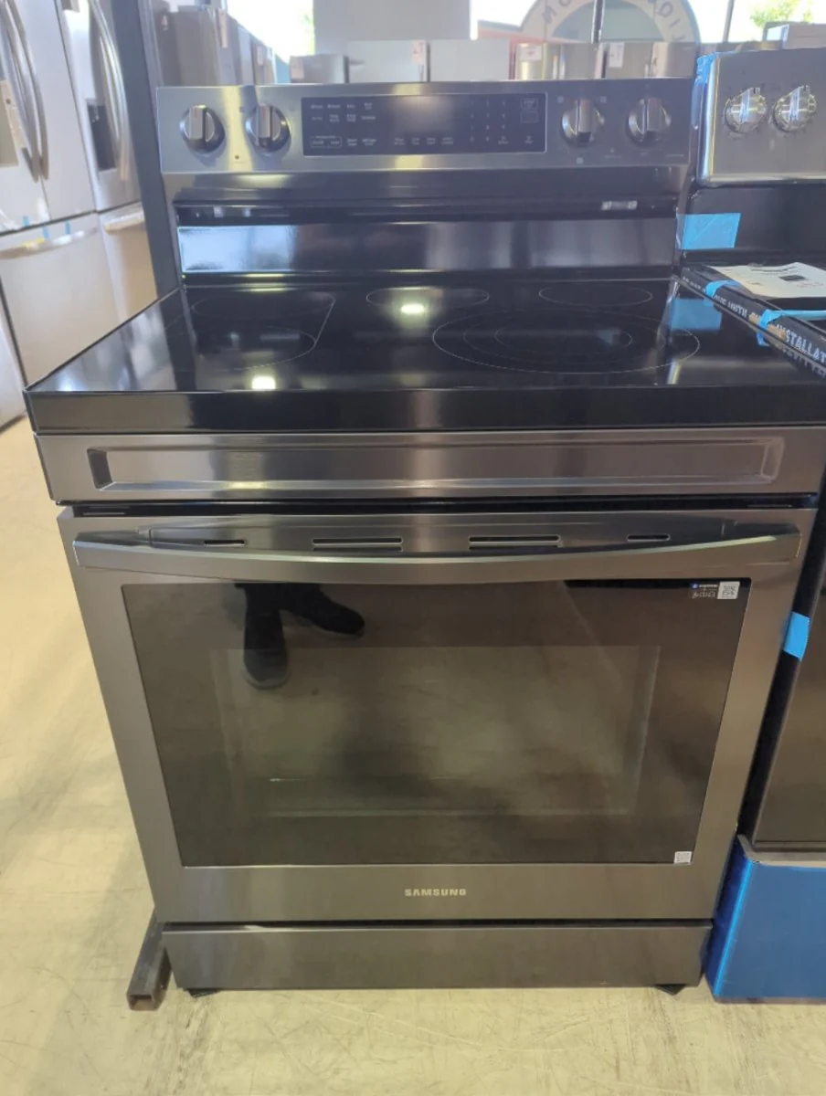 NE63A6711SG - RANGES - Samsung - Electric - Black Stainless - Open Box - Image 2