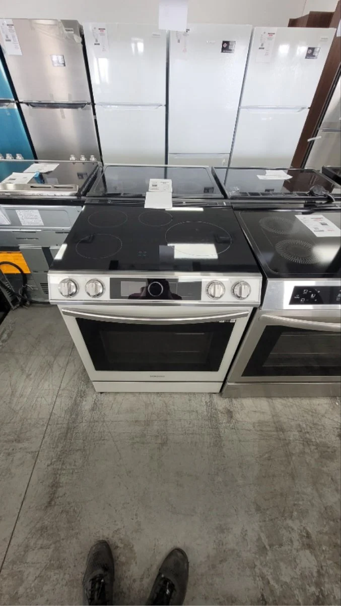 NE63BB891112AC - RANGES - Samsung - Electric - White - Open Box - Image 2