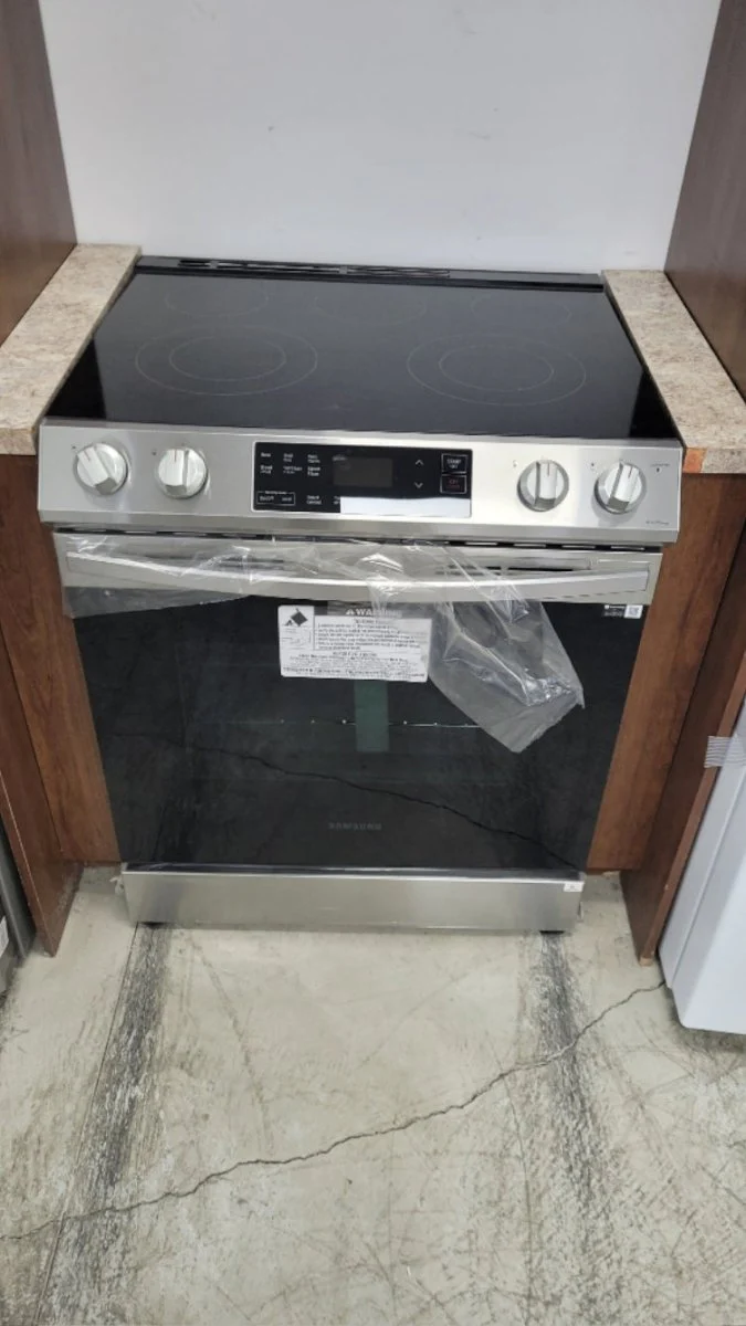 NE63T8111SS - RANGES - Samsung - Electric - Stainless Steel - Open Box - Image 2