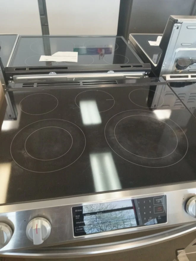 NE63T8311SS - RANGES - Samsung - Electric - Stainless Steel - Open Box - Image 2