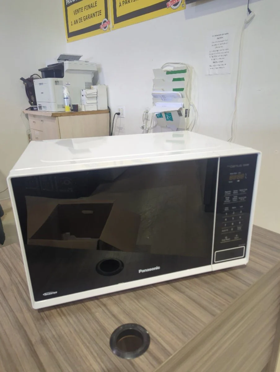 NNSC64MW - MICROWAVES OVENS - Panasonic - Countertop - White - Open Box - Image 2