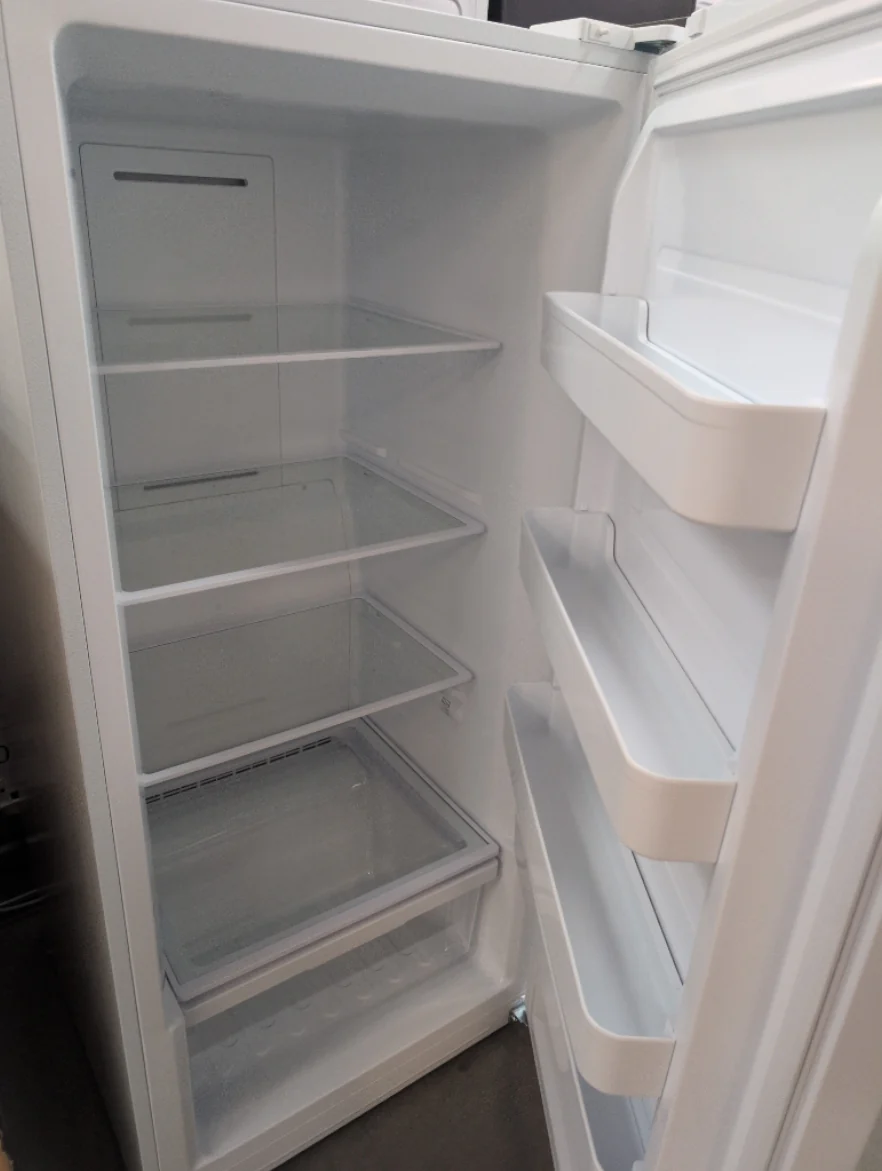 NS-UZ14WH0 - FREEZERS - Insignia - White - Open Box - Image 2