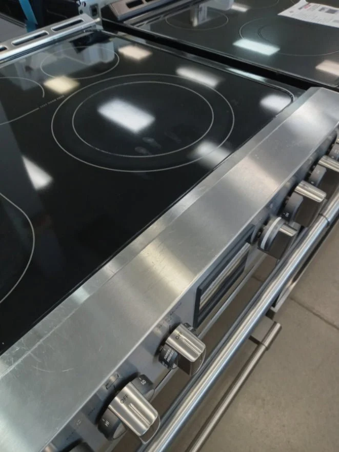 PCFE307CAF - RANGES - Frigidaire Professional - Electric - Stainless Steel - Open Box - Image 3