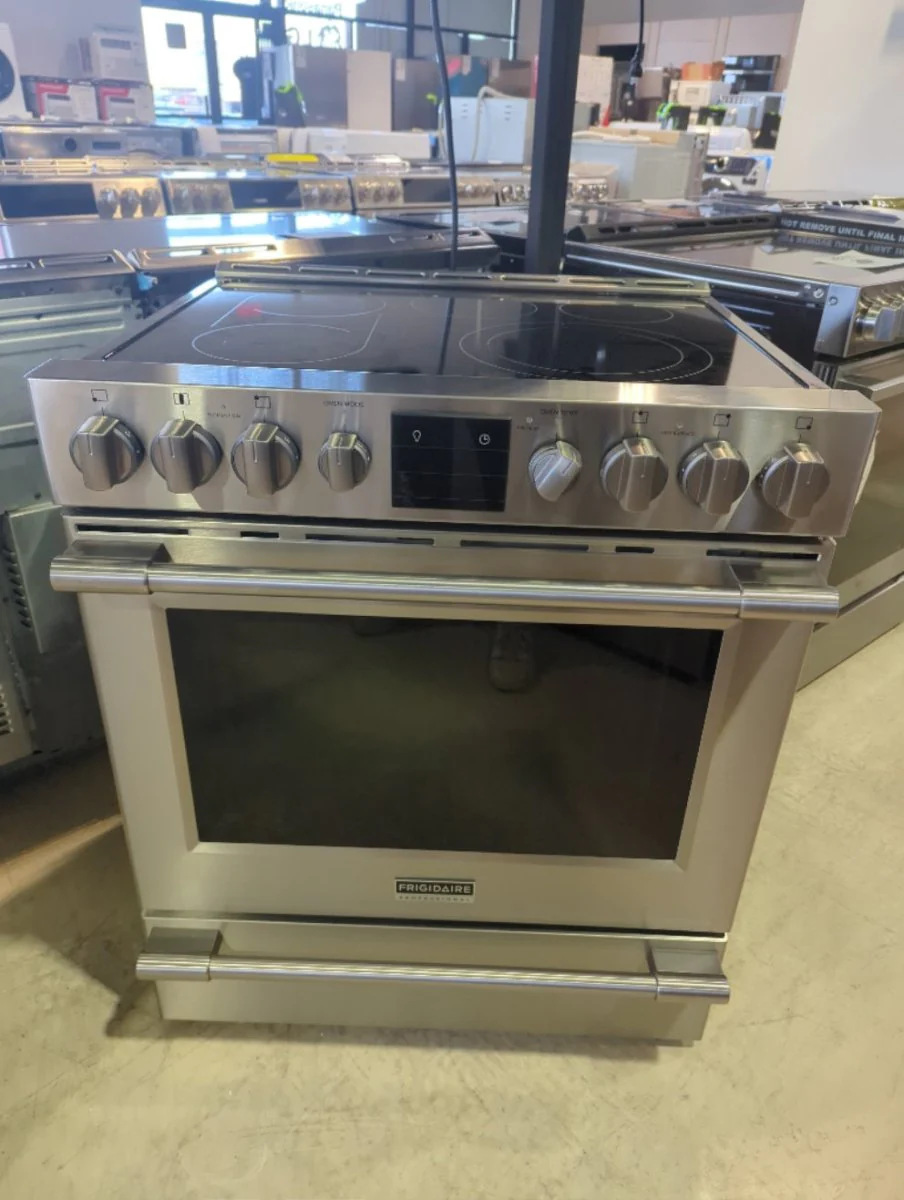 PCFE307CAF - RANGES - Frigidaire Professional - Electric - Stainless Steel - Open Box - Image 4