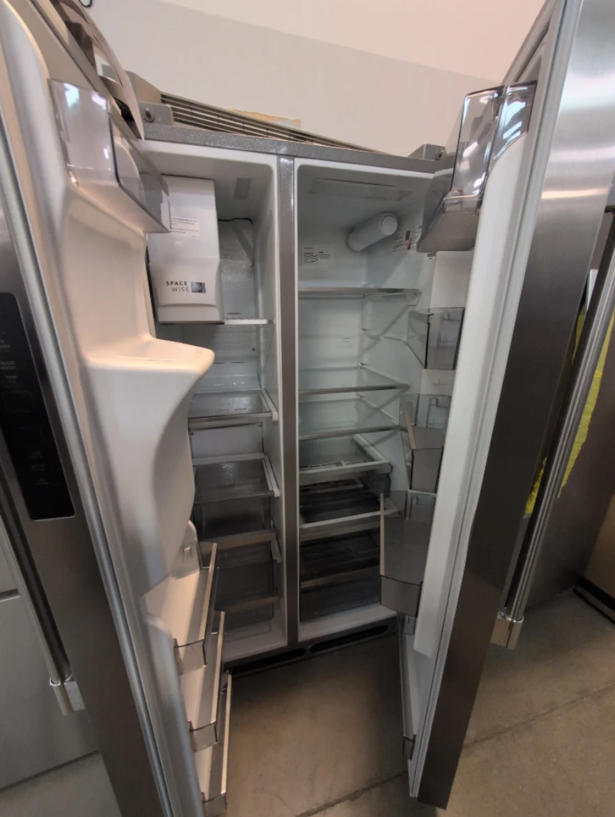 PRSC2222AF - REFRIGERATORS - Frigidaire Professional - Side by side - Stainless Steel - Open Box - Image 2