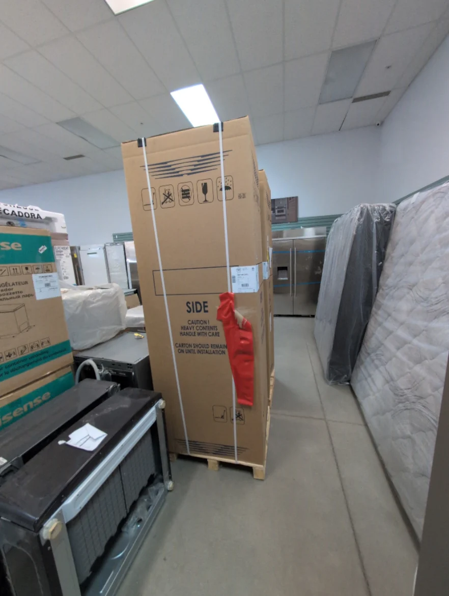 REF18FCIPRL - FREEZERS - Bertazzoni - Panel Ready - Open Box - Image 2