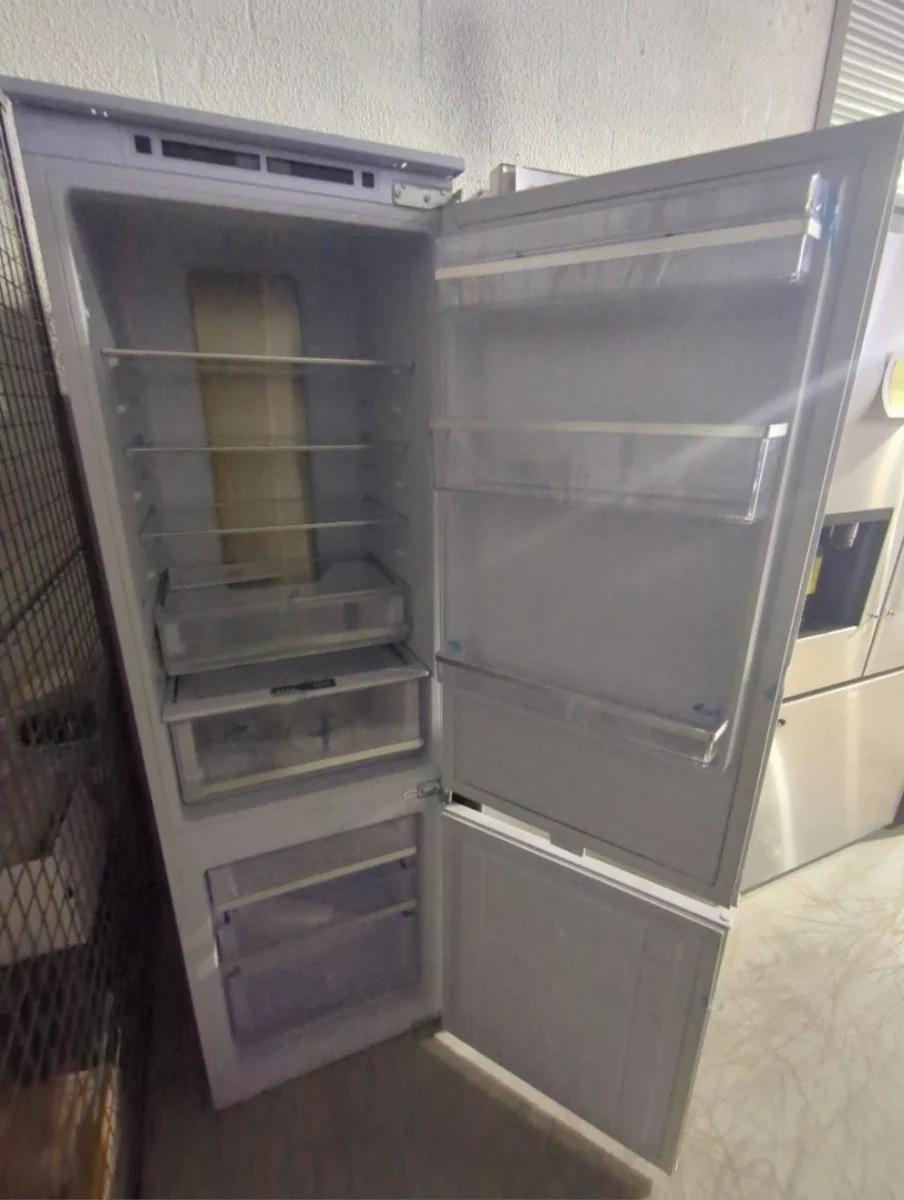 REF24BMBPNB - REFRIGERATORS - Bertazzoni - Bottom Mount - Panel Ready - Open Box - Image 3