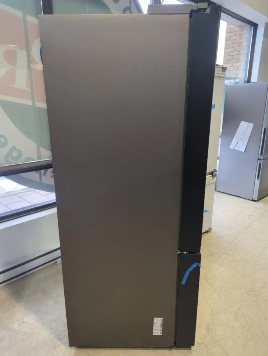 RF24BB6200QL - REFRIGERATORS - Samsung - French 3-Door - Stainless Steel - Open Box - Image 3