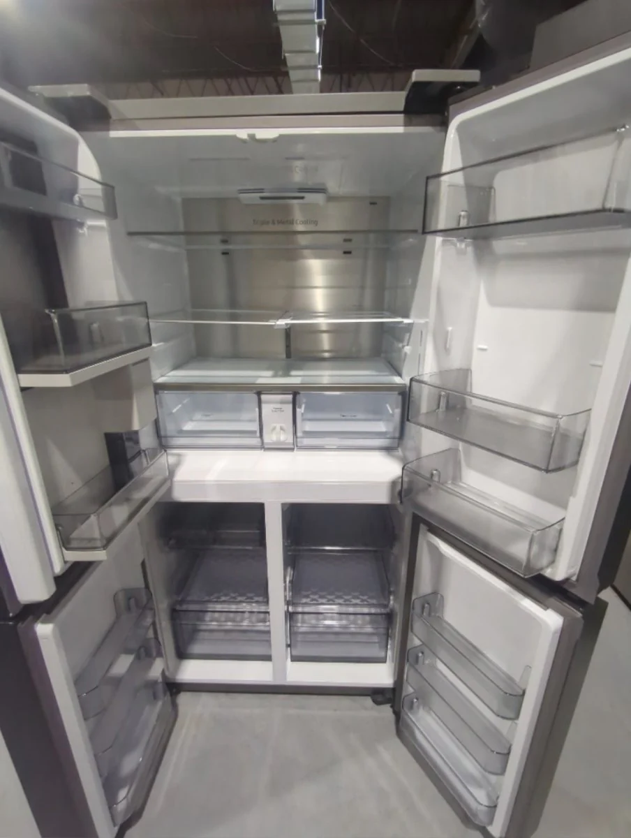 RF29A9675AP - REFRIGERATORS - Samsung - French 4-Door - Panel Ready - Open Box - Image 3