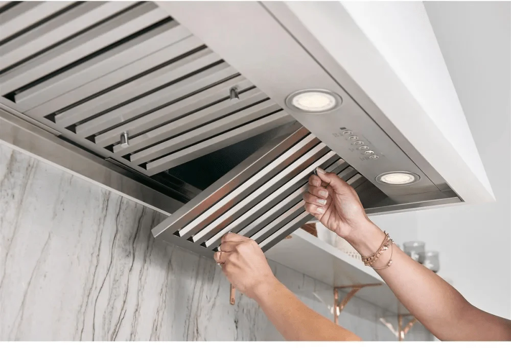 UVC9300SLSS - VENTILATION - GE - Range Hoods - Stainless Steel - Open Box - Image 4