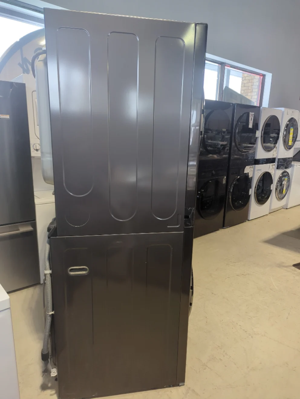 WKEX200HBA - LAUNDRY CENTERS - LG - Stacked Washer/Dryer - Electric - Black Stainless Steel - Open Box - Image 3